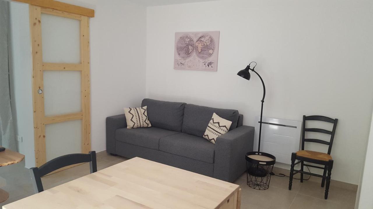 Appartement Rez De Jardin Avec Piscine 망들리유 라 나플 외부 사진